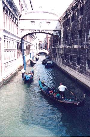 alleygondolas.jpg - a Venice 'street'