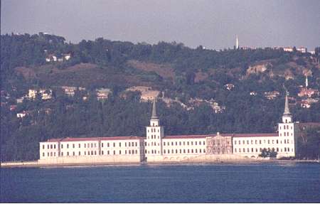 bosp2.jpg - yet another palace......