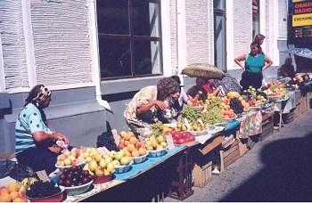 market.jpg - Market in Yalta